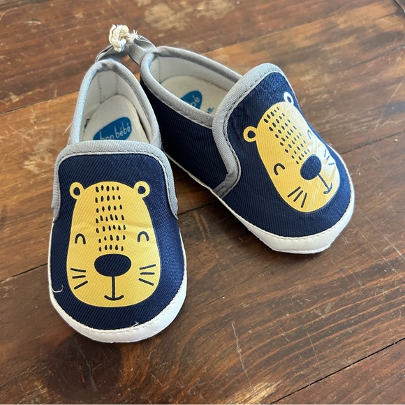 NWT Baby Shoes Carters 0-3mos/ Bon Baby up to 9 mos - Picture 4 of 5
